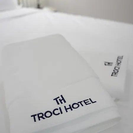 酒店 Troci