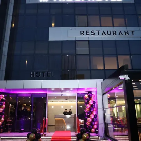 酒店 Troci