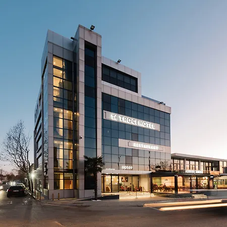 מלון Troci 5*